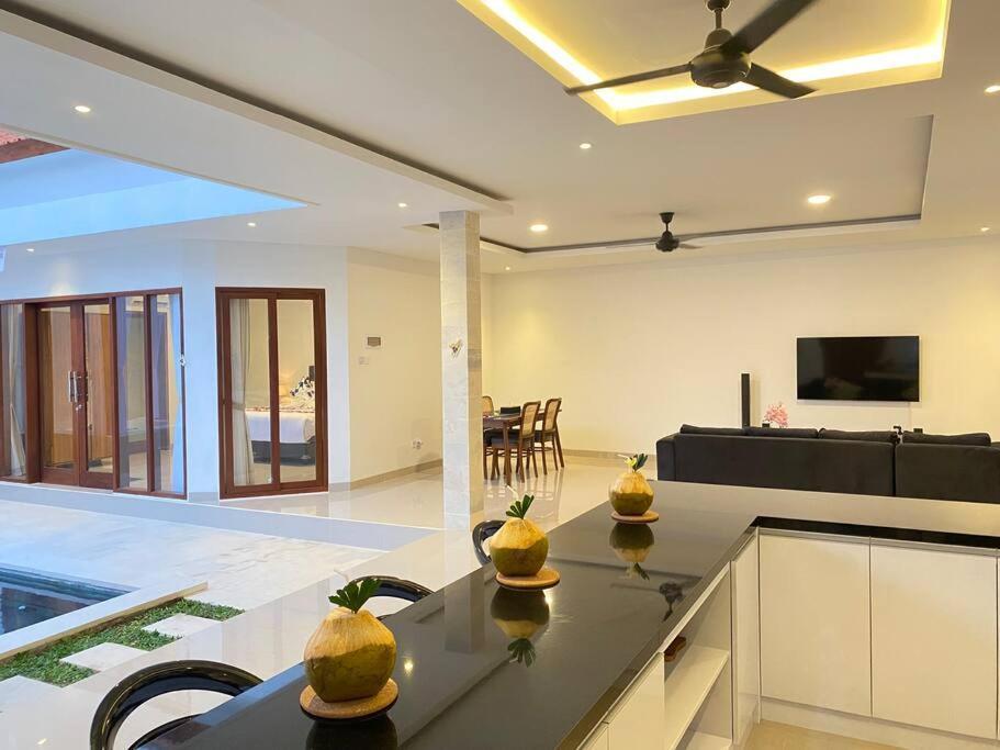 Villa Akmali Umalas 2Br With Private Pool & Jacuzzi Canggu  Exterior photo